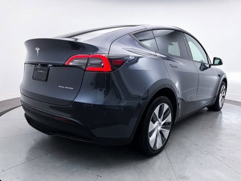 Used 2021 Tesla Model Y Long Range image 17