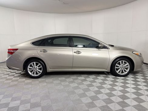Used 2014 Toyota Avalon XLE FWD image 8