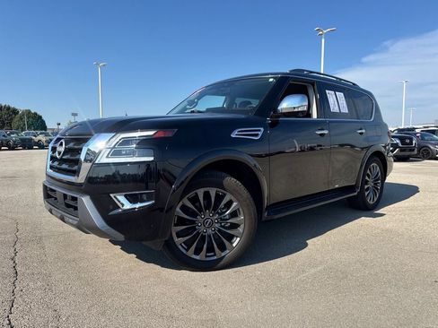 Used 2024 Nissan Armada Platinum w/ Captain's Chairs Package AWD/4WD image 1
