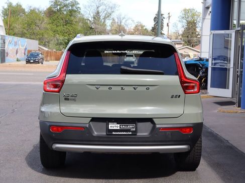 Used 2024 Volvo XC40 B5 Plus AWD/4WD image 4