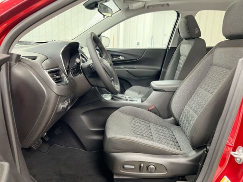 Used 2024 Chevrolet Equinox LT FWD image 19