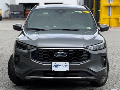 Used 2025 Ford Escape ST-Line Select w/ Tech Pack #1 AWD/4WD image 2