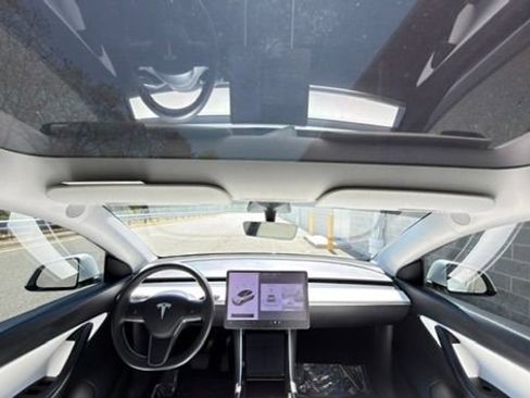 Used 2020 Tesla Model Y Long Range AWD/4WD image 32