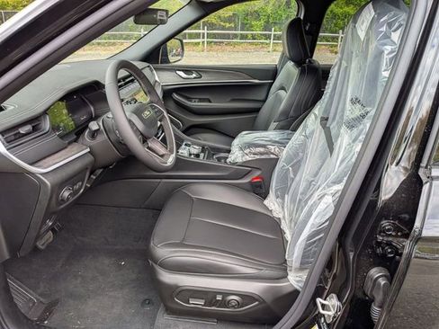 New 2026 Jeep Grand Cherokee L Limited AWD/4WD image 9