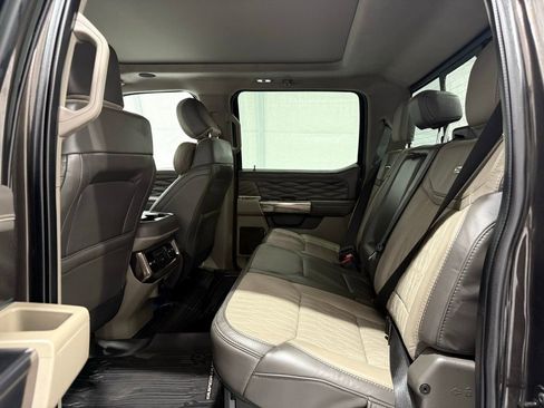 Certified 2025 Ford F450 Platinum w/ Platinum Plus Package image 18