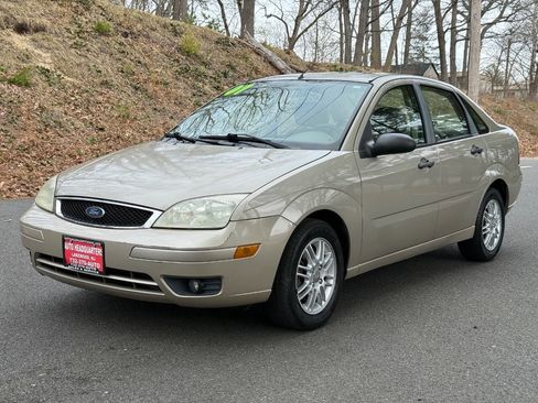 Used 2007 Ford Focus SE image 1