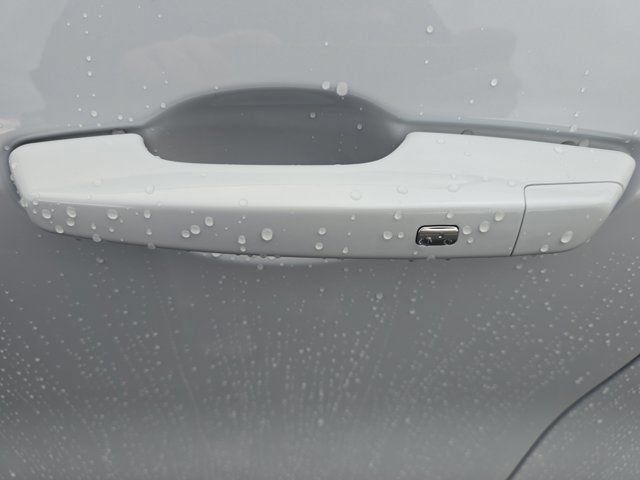 New 2026 Chevrolet Traverse RS FWD image 10