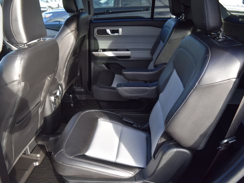 Certified 2023 Ford Explorer XLT w/ Equipment Group 202A image 7