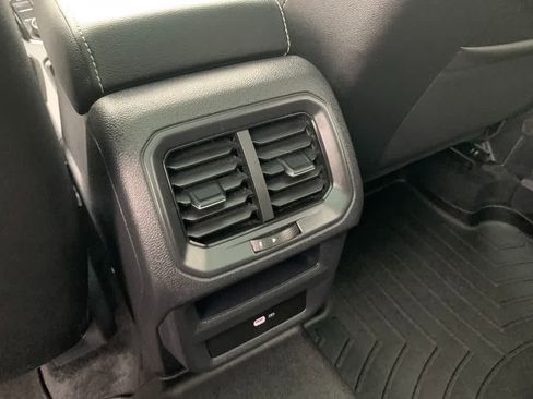 Used 2023 Volkswagen Taos SEL AWD/4WD image 19