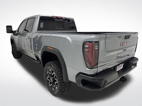 Used 2025 GMC Sierra 2500 AT4X image 7