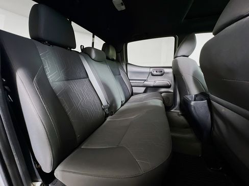 Used 2017 Toyota Tacoma TRD Off-Road w/ Premium & Technology Package image 23