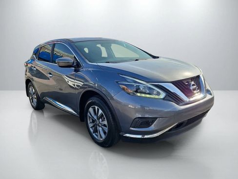 Used 2018 Nissan Murano S FWD image 2