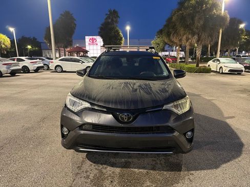 Used 2018 Toyota RAV4 XLE FWD image 6