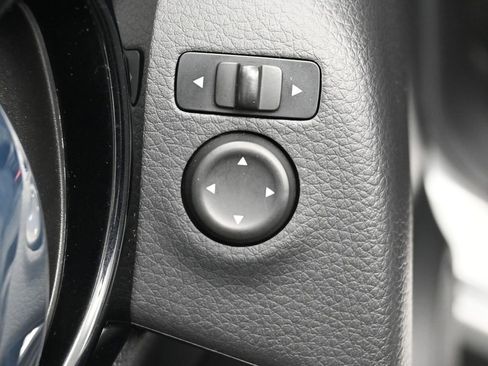 Used 2017 Nissan Rogue Sport SV w/ SV Premium Package image 14