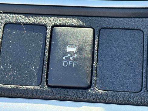 Used 2017 Toyota Camry XSE FWD image 27