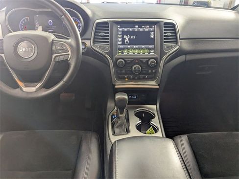 Used 2018 Jeep Grand Cherokee Altitude image 26