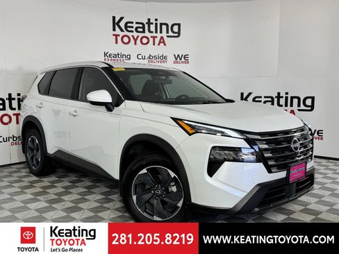 Used 2026 Nissan Rogue SV image 2