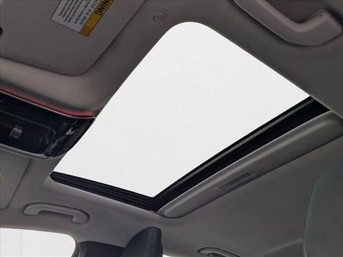 Used 2025 Mercedes-Benz C 300 4MATIC Sedan image 18