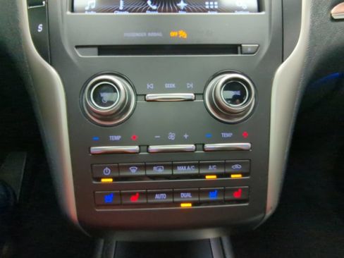 Used 2017 Lincoln MKC Reserve w/ Lincoln MKC Climate Package AWD/4WD image 22