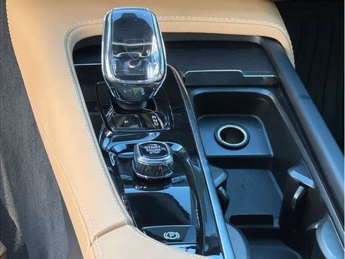 Used 2023 Volvo XC90 T8 Ultimate image 18