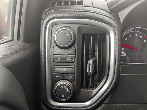 Used 2021 Chevrolet Silverado 1500 LT image 20