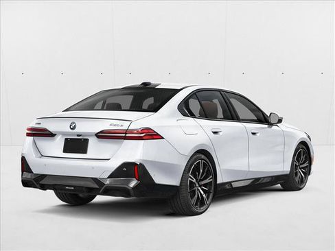 New 2027 BMW 550e xDrive AWD/4WD image 2