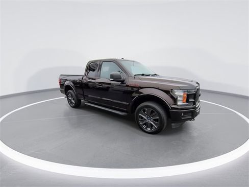 Used 2018 Ford F150 XLT w/ Equipment Group 302A Luxury image 9
