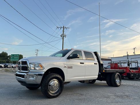 Used 2018 RAM 3500 Tradesman w/ Chrome Appearance Group RWD image 1