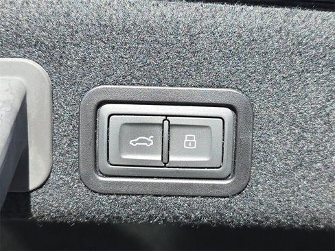 Used 2018 Audi A6 3.0T Prestige w/ Prestige Package image 17