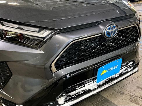 Used 2023 Toyota RAV4 SE image 32