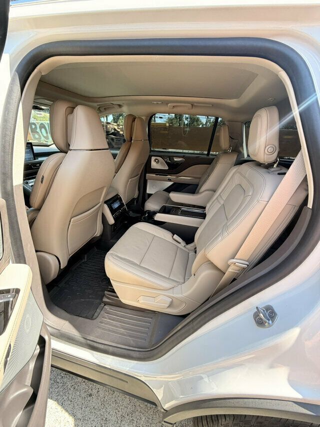 Used 2020 Lincoln Aviator Reserve w/ Equipment Group 202A AWD/4WD image 10