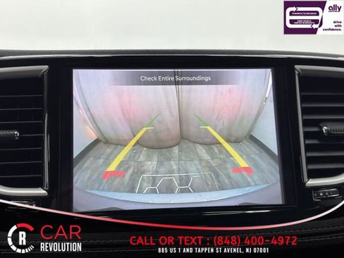 Used 2022 Chrysler Pacifica Touring-L image 43