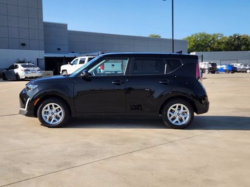 Certified 2025 Kia Soul LX w/ LX Technology Package FWD image 4