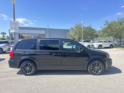 Used 2019 Dodge Grand Caravan GT FWD image 4