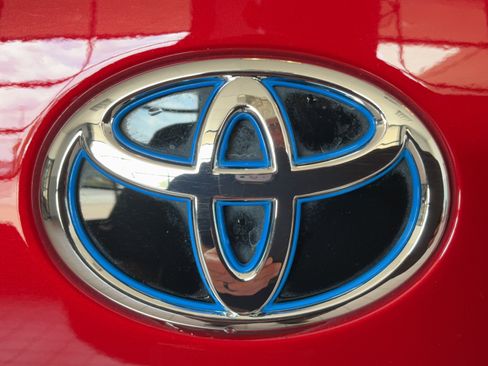 Used 2024 Toyota Sequoia Capstone AWD/4WD image 42