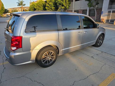 Used 2018 Dodge Grand Caravan GT FWD image 19