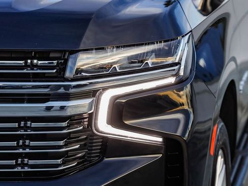 Used 2024 Chevrolet Suburban Premier image 5