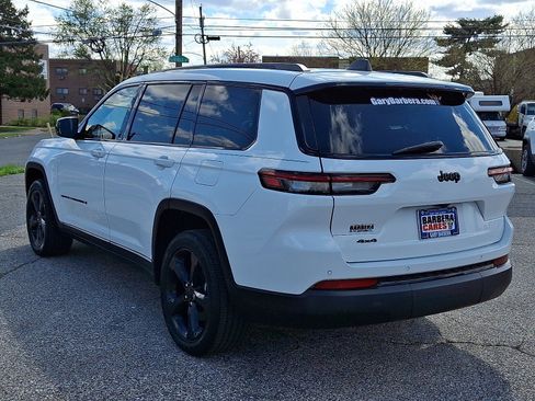 Used 2023 Jeep Grand Cherokee L Laredo image 3