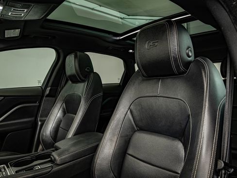 Used 2017 Jaguar F-PACE S image 31