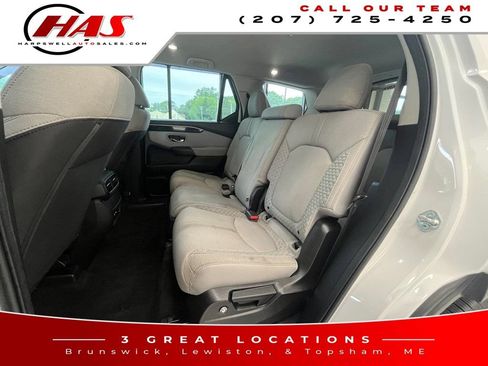 Used 2023 Honda Pilot LX image 11