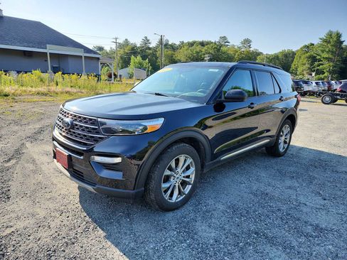 Used 2022 Ford Explorer XLT w/ Equipment Group 202A image 1