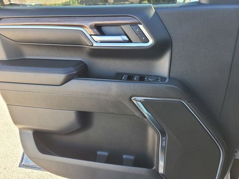 Used 2024 Chevrolet Silverado 1500 RST w/ Z71 Off-Road Package image 29