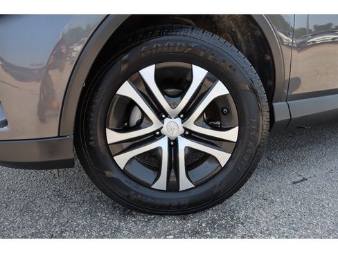 Used 2016 Toyota RAV4 LE FWD image 12