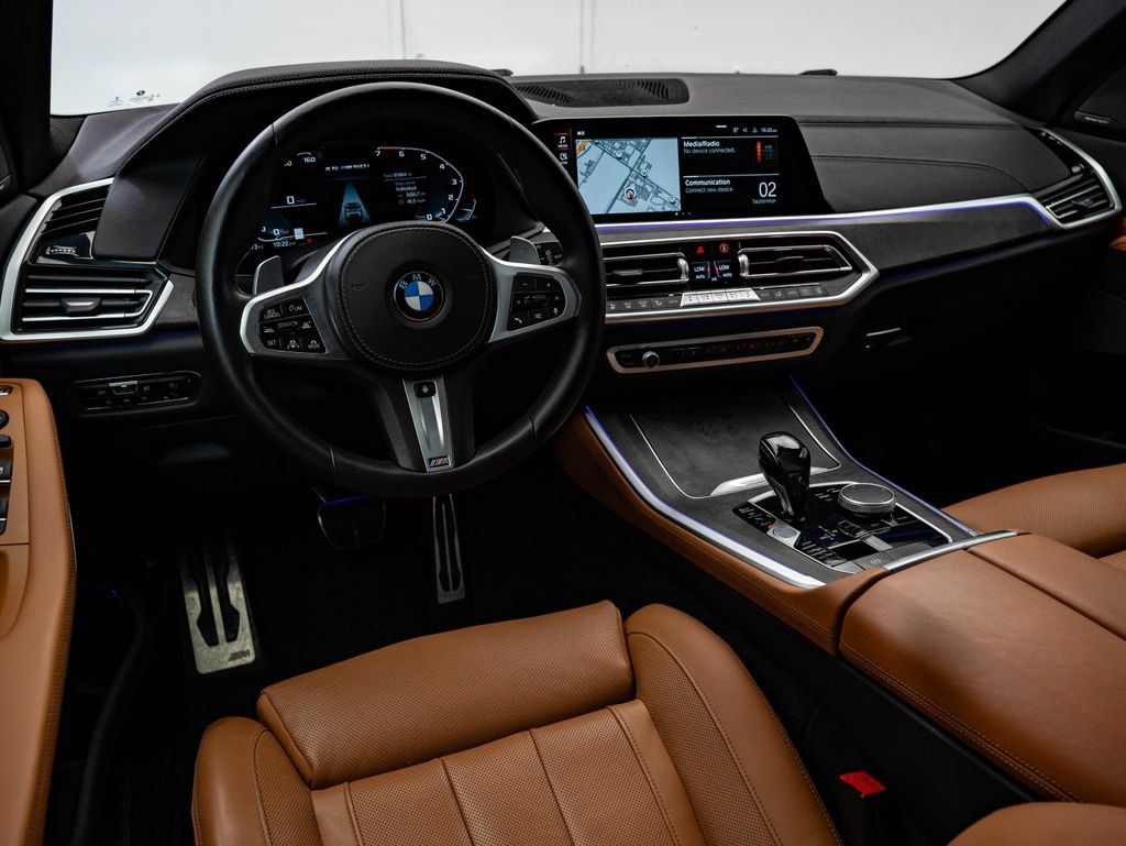 Used 2022 BMW X5 M50i AWD/4WD image 4
