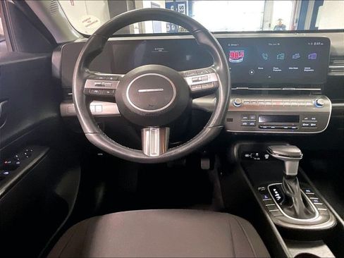 Used 2024 Hyundai Kona SEL AWD/4WD image 17