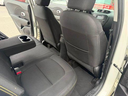 Used 2014 Kia Soul + FWD image 18
