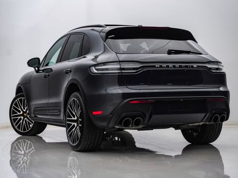 Certified 2026 Porsche Macan AWD/4WD image 3