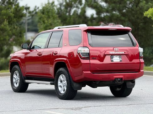Used 2016 Toyota 4Runner SR5 AWD/4WD image 10