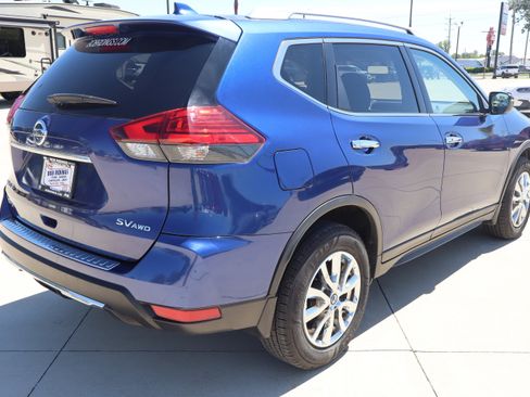 Used 2017 Nissan Rogue SV AWD/4WD image 5