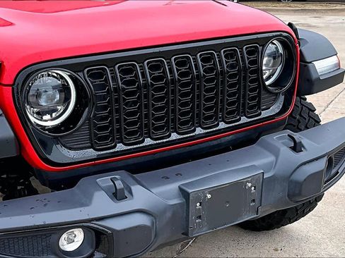Used 2025 Jeep Wrangler Unlimited Sport AWD/4WD image 28